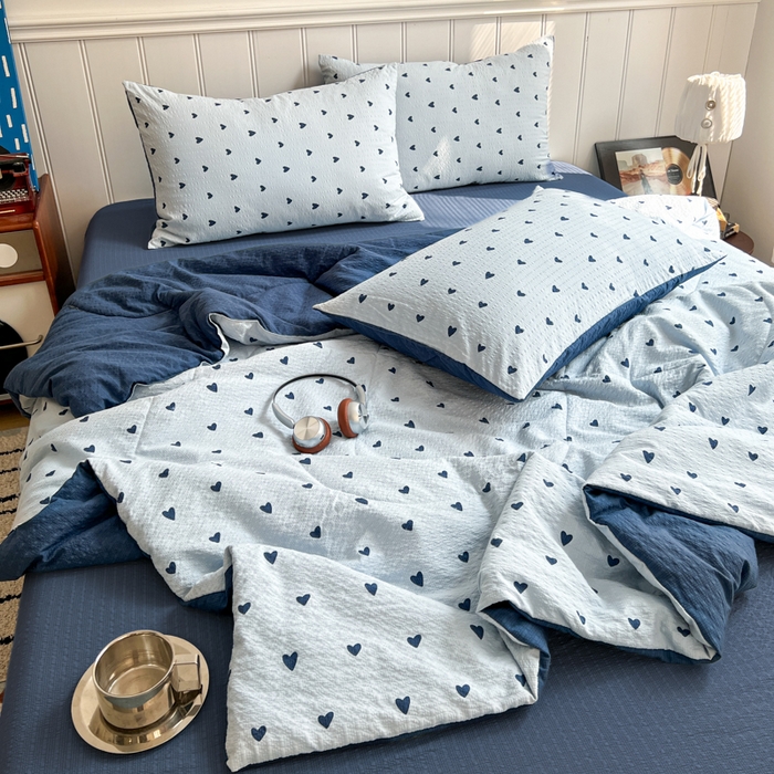 91家纺网 家纺一手货源 找家纺 禾沐  2026新款泡芙纱夏被四件套简单款 兰爱心