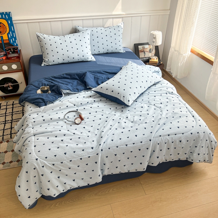 91家纺网 家纺一手货源 找家纺 禾沐  2026新款泡芙纱夏被四件套简单款 兰爱心