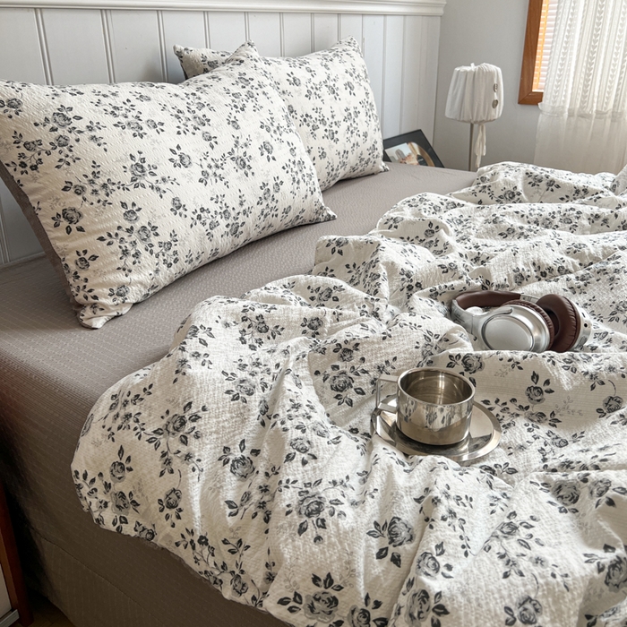 91家纺网 家纺一手货源 找家纺 禾沐  2026新款泡芙纱夏被四件套简单款 只闻花香