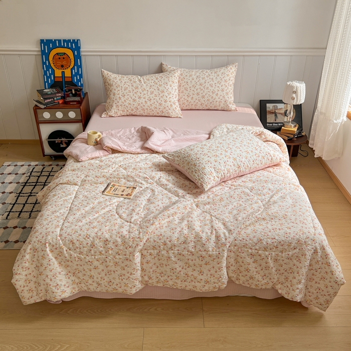 91家纺网 家纺一手货源 找家纺  梵希雅  2026新款泡芙纱夏被四件套简单款 粉黛