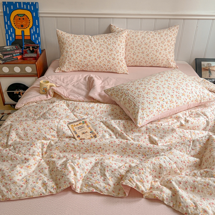 91家纺网 家纺一手货源 找家纺  梵希雅  2026新款泡芙纱夏被四件套简单款 粉黛