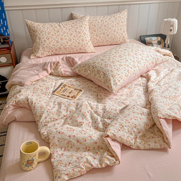 91家纺网 家纺一手货源 找家纺  梵希雅  2026新款泡芙纱夏被四件套简单款 粉黛