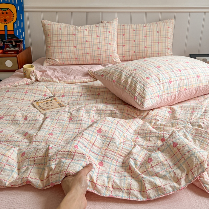 91家纺网 家纺一手货源 找家纺  梵希雅  2026新款泡芙纱夏被四件套简单款 格格心