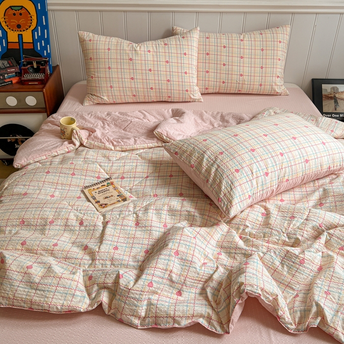 91家纺网 家纺一手货源 找家纺  梵希雅  2026新款泡芙纱夏被四件套简单款 格格心