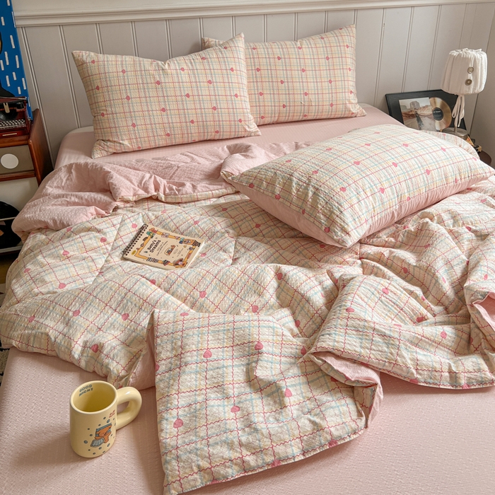 91家纺网 家纺一手货源 找家纺  梵希雅  2026新款泡芙纱夏被四件套简单款 格格心