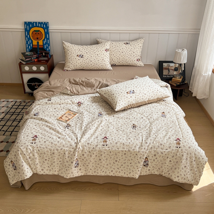 91家纺网 家纺一手货源 找家纺  梵希雅  2026新款泡芙纱夏被四件套简单款 花间娃娃