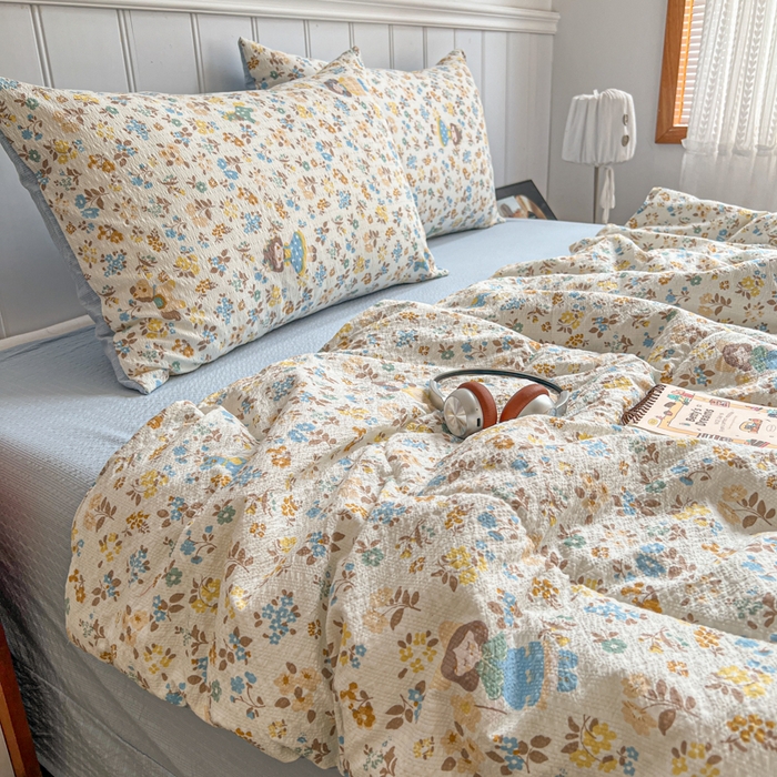 91家纺网 家纺一手货源 找家纺  梵希雅  2026新款泡芙纱夏被四件套简单款 花镜人偶黄