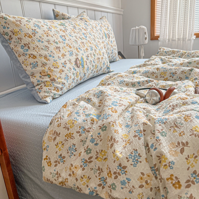 91家纺网 家纺一手货源 找家纺  梵希雅  2026新款泡芙纱夏被四件套简单款 花镜人偶黄