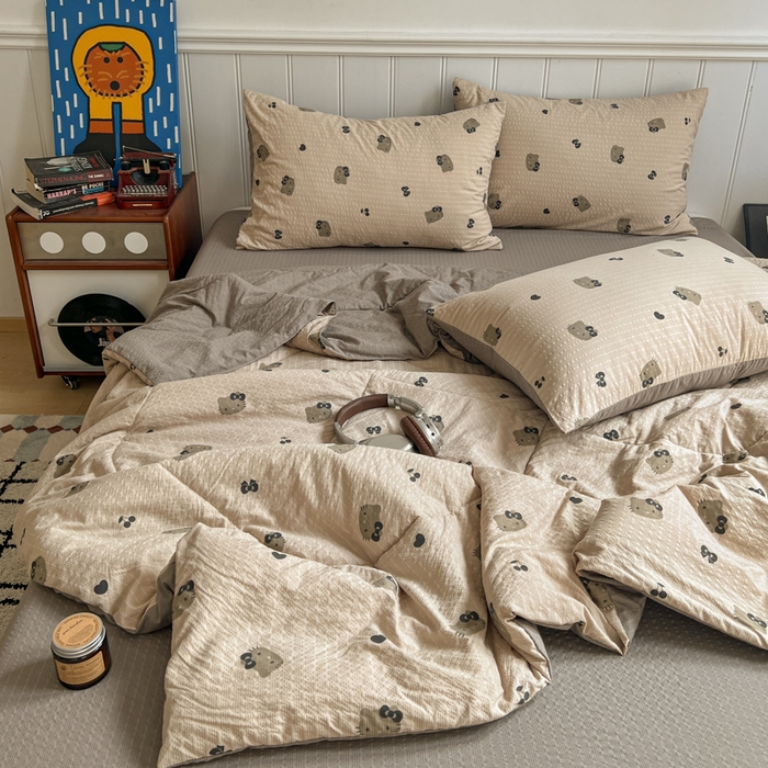 91家纺网 家纺一手货源 找家纺  梵希雅  2026新款泡芙纱夏被四件套简单款 灰猫头