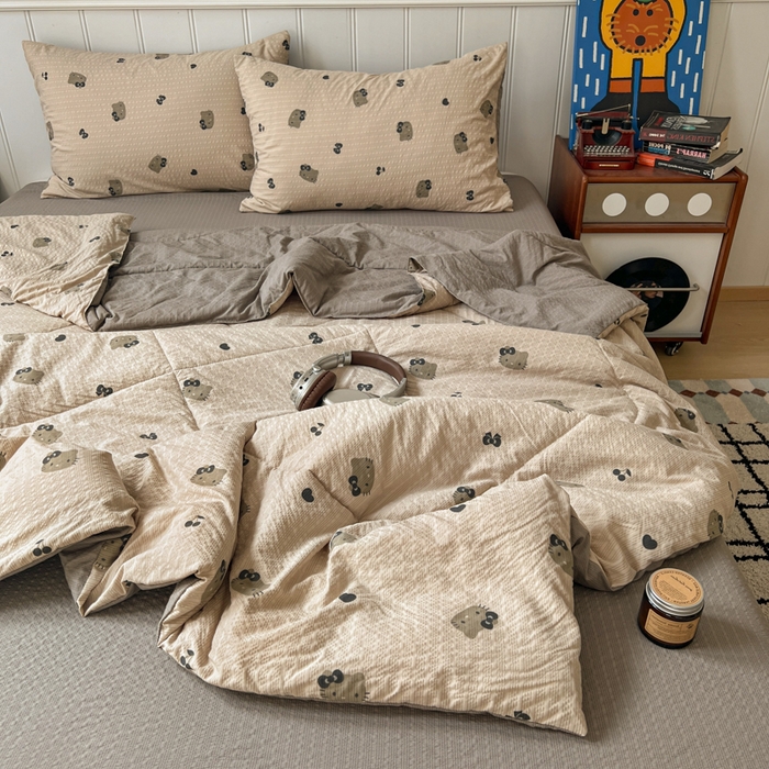 91家纺网 家纺一手货源 找家纺  梵希雅  2026新款泡芙纱夏被四件套简单款 灰猫头