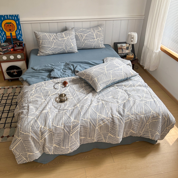 91家纺网 家纺一手货源 找家纺  梵希雅  2026新款泡芙纱夏被四件套简单款 浅川纹