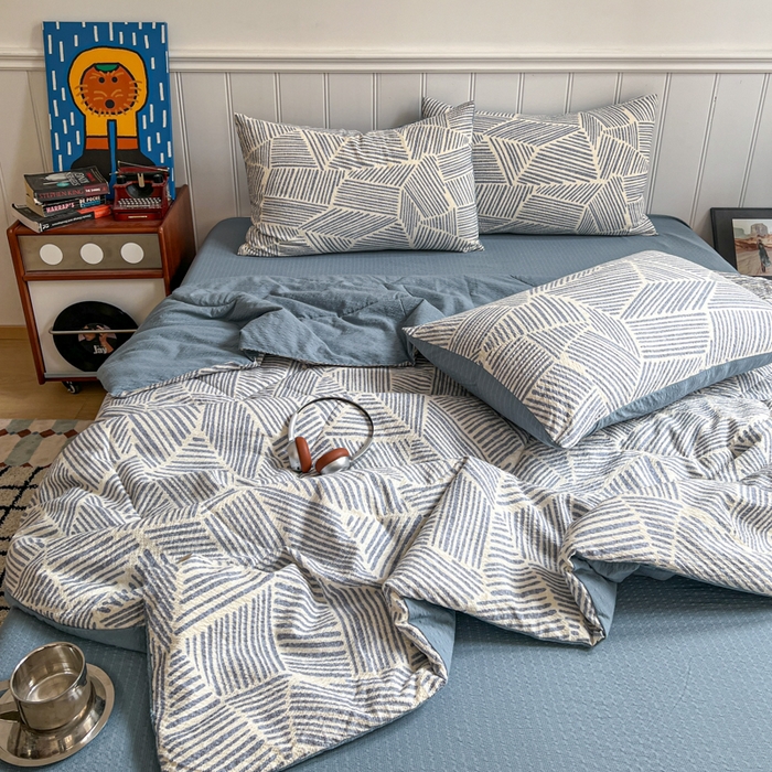 91家纺网 家纺一手货源 找家纺  梵希雅  2026新款泡芙纱夏被四件套简单款 浅川纹