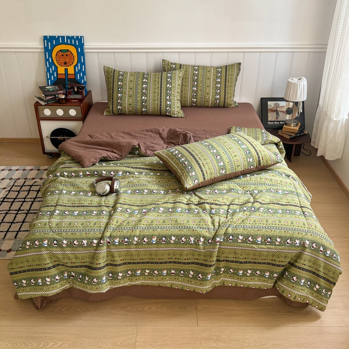 91家纺网 家纺一手货源 找家纺  梵希雅  2026新款泡芙纱夏被四件套简单款 森林描绘