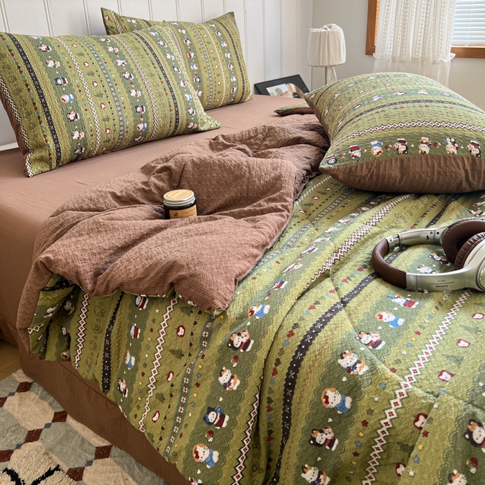 91家纺网 家纺一手货源 找家纺  梵希雅  2026新款泡芙纱夏被四件套简单款 森林描绘