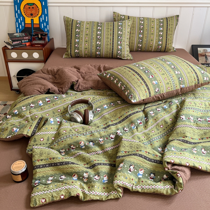 91家纺网 家纺一手货源 找家纺  梵希雅  2026新款泡芙纱夏被四件套简单款 森林描绘