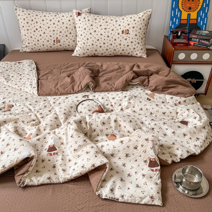 91家纺网 家纺一手货源 找家纺  梵希雅  2026新款泡芙纱夏被四件套简单款 田园兔