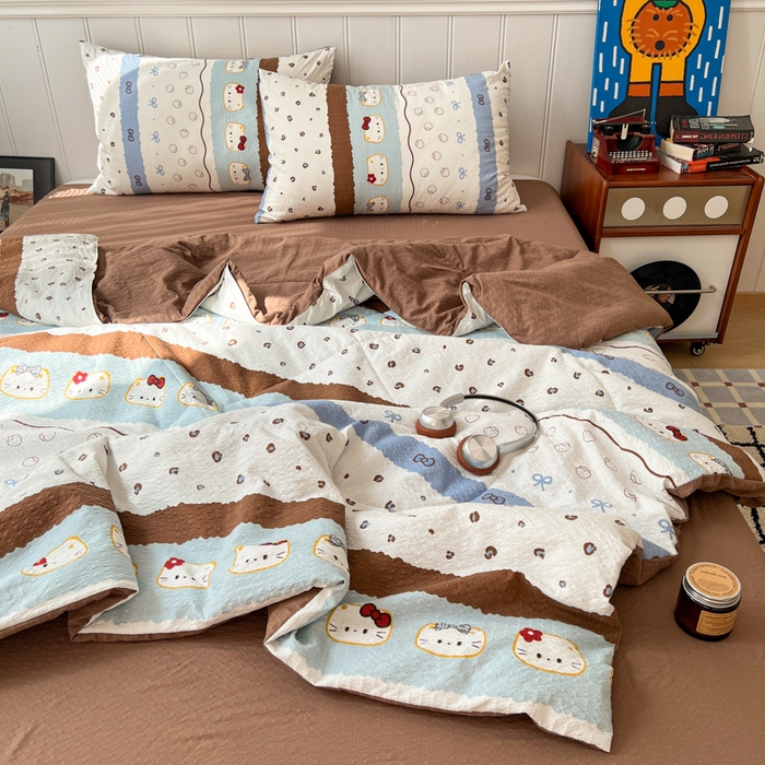 91家纺网 家纺一手货源 找家纺  梵希雅  2026新款泡芙纱夏被四件套简单款 KT猫