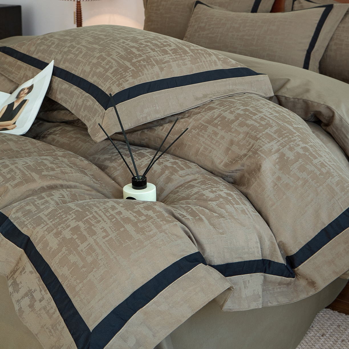 91家纺网 家纺一手货源 找家纺 （总）蓝邻家纺 2026新款全棉浮雕提花极简轻奢风四件套系列