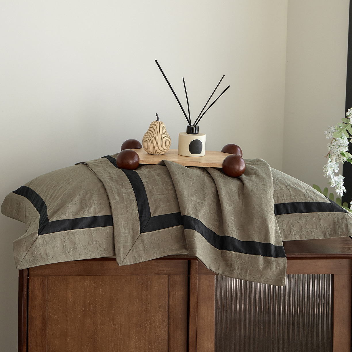 91家纺网 家纺一手货源 找家纺 （总）蓝邻家纺 2026新款全棉浮雕提花极简轻奢风四件套系列