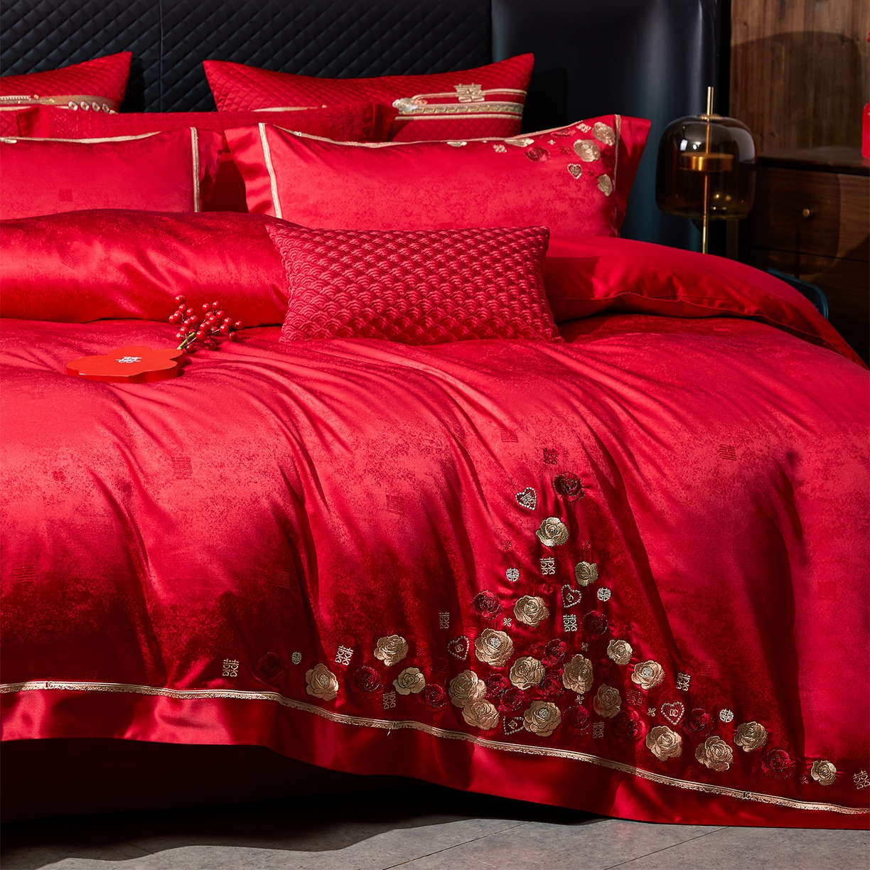 91家纺网 家纺一手货源 找家纺 蒂爵 2026新款高端绣花婚庆四件套 情有独钟