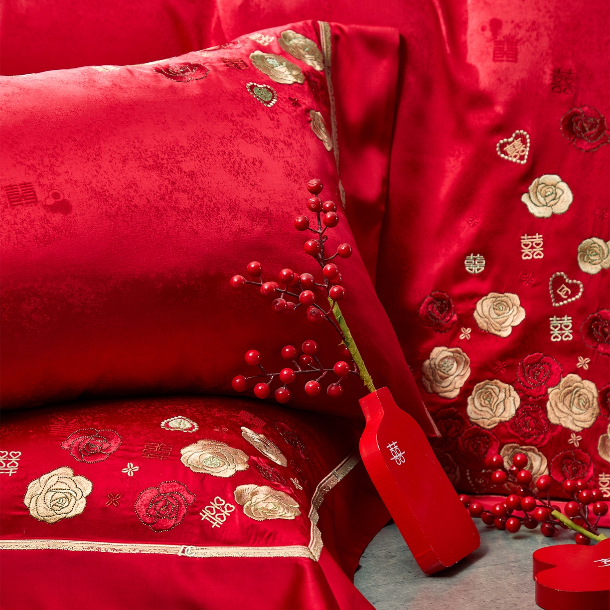 91家纺网 家纺一手货源 找家纺 蒂爵 2026新款高端绣花婚庆四件套 情有独钟