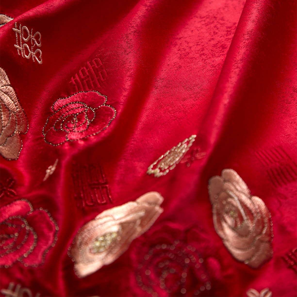 91家纺网 家纺一手货源 找家纺 蒂爵 2026新款高端绣花婚庆四件套 情有独钟