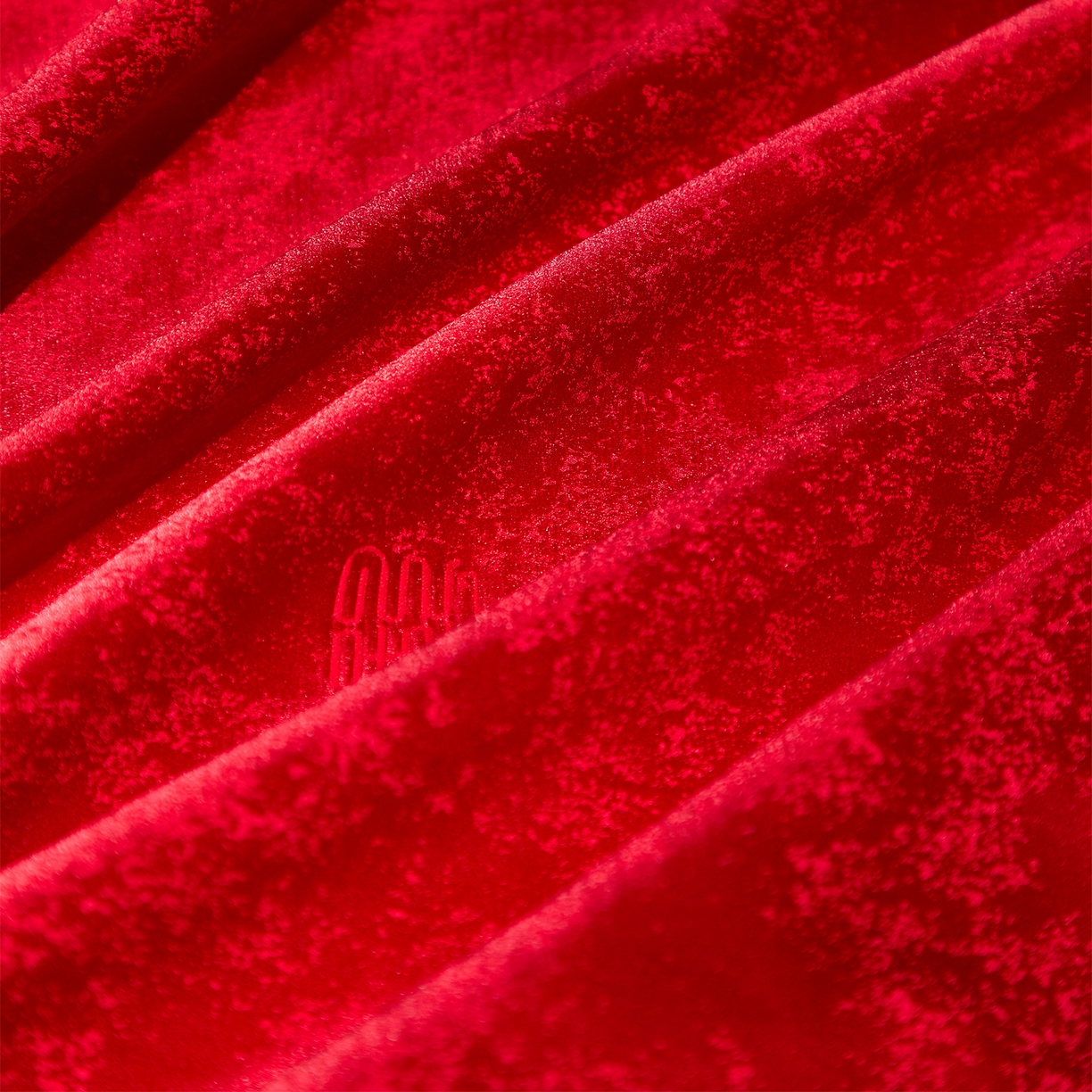 91家纺网 家纺一手货源 找家纺 蒂爵 2026新款高端绣花婚庆四件套 情有独钟