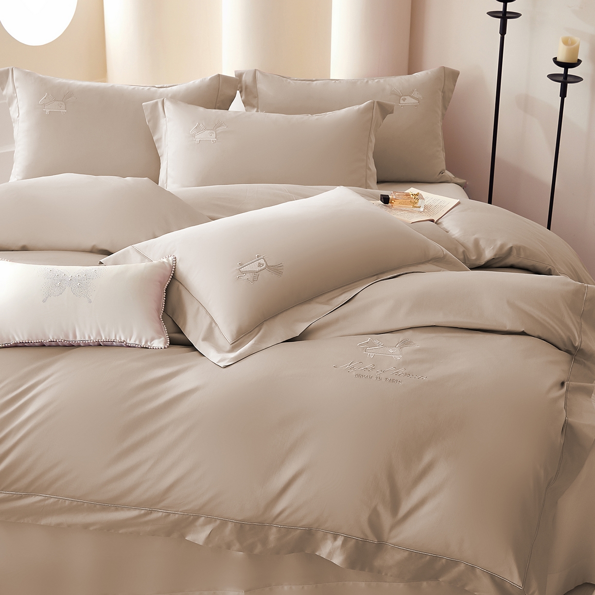 91家纺网 家纺一手货源 找家纺 蒂爵 2026新款高支数长绒棉纯棉刺绣四件套-马上有赚系列 浅卡其