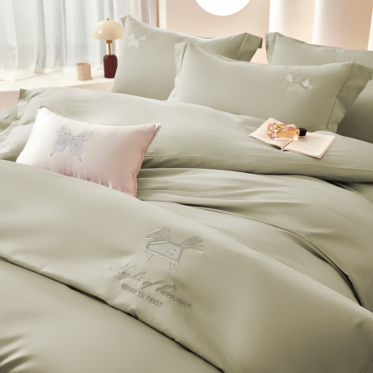 91家纺网 家纺一手货源 找家纺 蒂爵 2026新款高支数长绒棉纯棉刺绣四件套-马上有赚系列 艾草绿