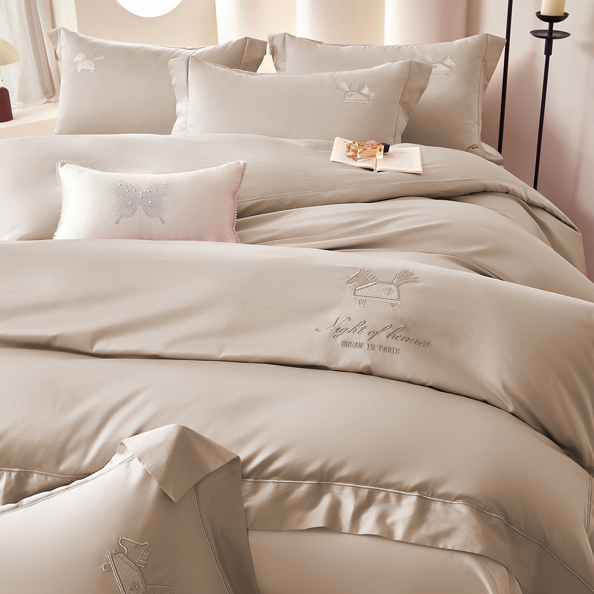 91家纺网 家纺一手货源 找家纺 蒂爵 2026新款高支数长绒棉纯棉刺绣四件套-马上有赚系列 浅卡其