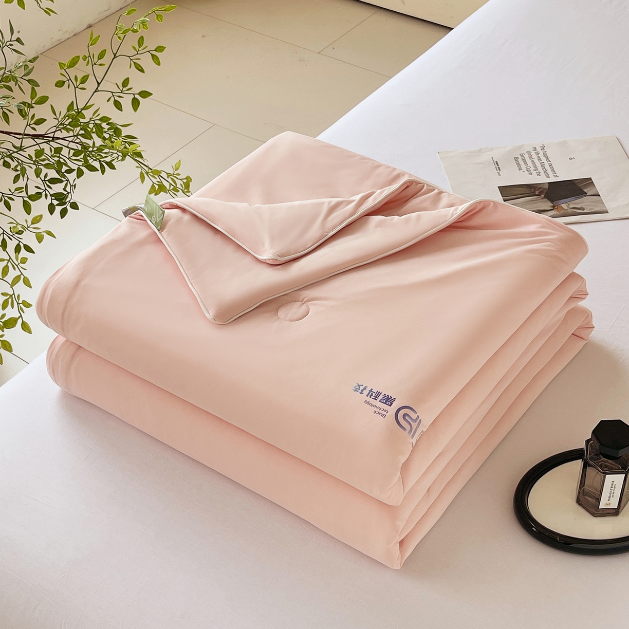 91家纺网 家纺一手货源 找家纺 春皖家纺 2026春夏新款天丝棉刺绣四件套 钛绮灰