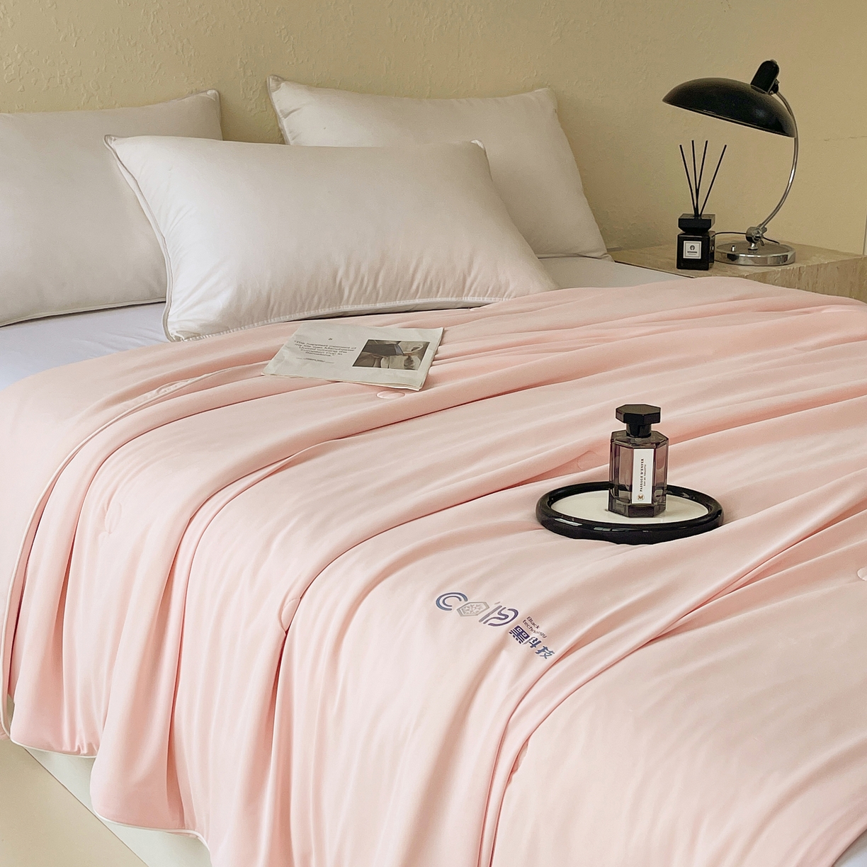 91家纺网 家纺一手货源 找家纺 （总）春皖家纺 2026新款简约百搭小凉皮凉感夏被-冷萃系列