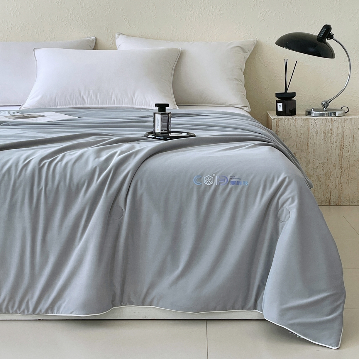 91家纺网 家纺一手货源 找家纺 春皖家纺 2026新款简约百搭小凉皮凉感夏被-冷萃系列 冷萃-灰