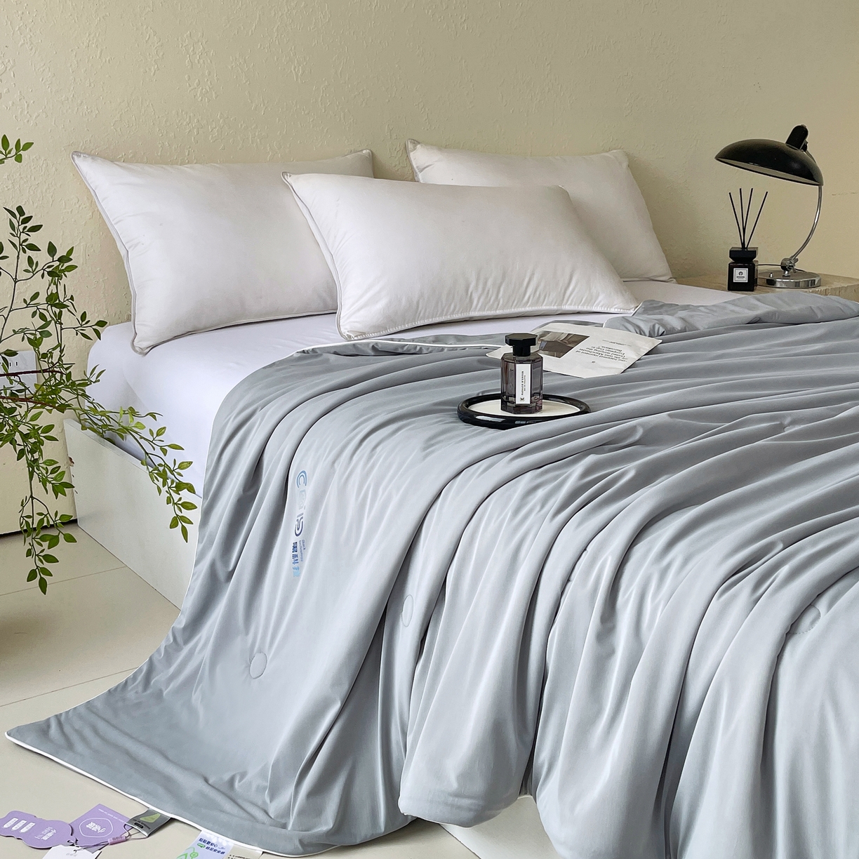 91家纺网 家纺一手货源 找家纺 春皖家纺 2026新款简约百搭小凉皮凉感夏被-冷萃系列 冷萃-灰