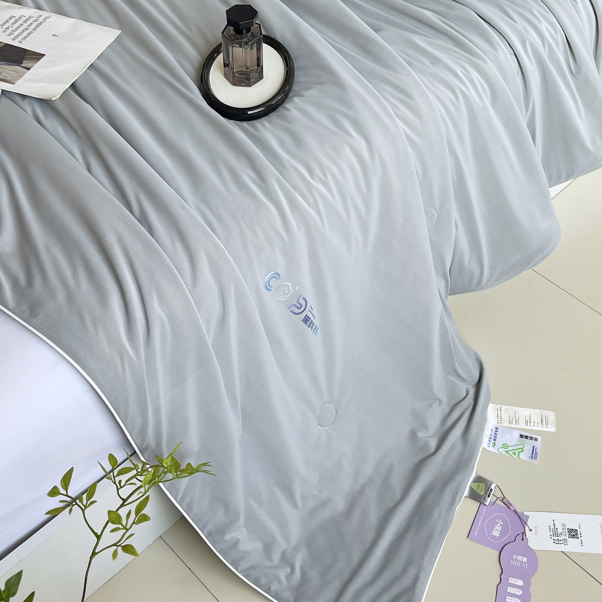 91家纺网 家纺一手货源 找家纺 春皖家纺 2026新款简约百搭小凉皮凉感夏被-冷萃系列 冷萃-灰