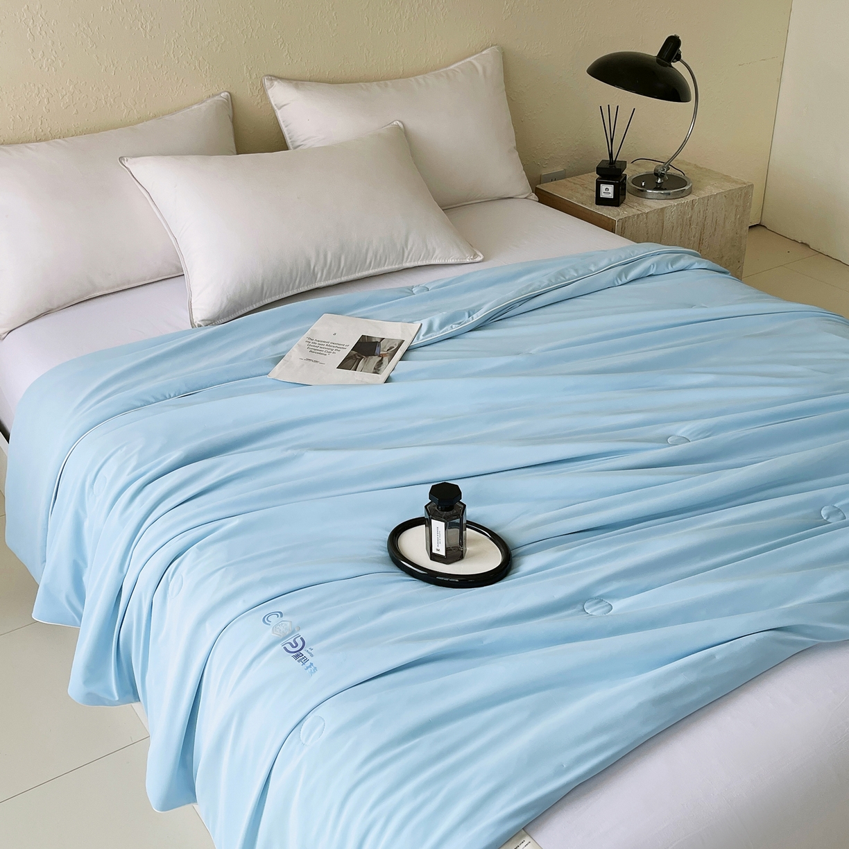 91家纺网 家纺一手货源 找家纺 春皖家纺 2026新款简约百搭小凉皮凉感夏被-冷萃系列 冷萃-蓝