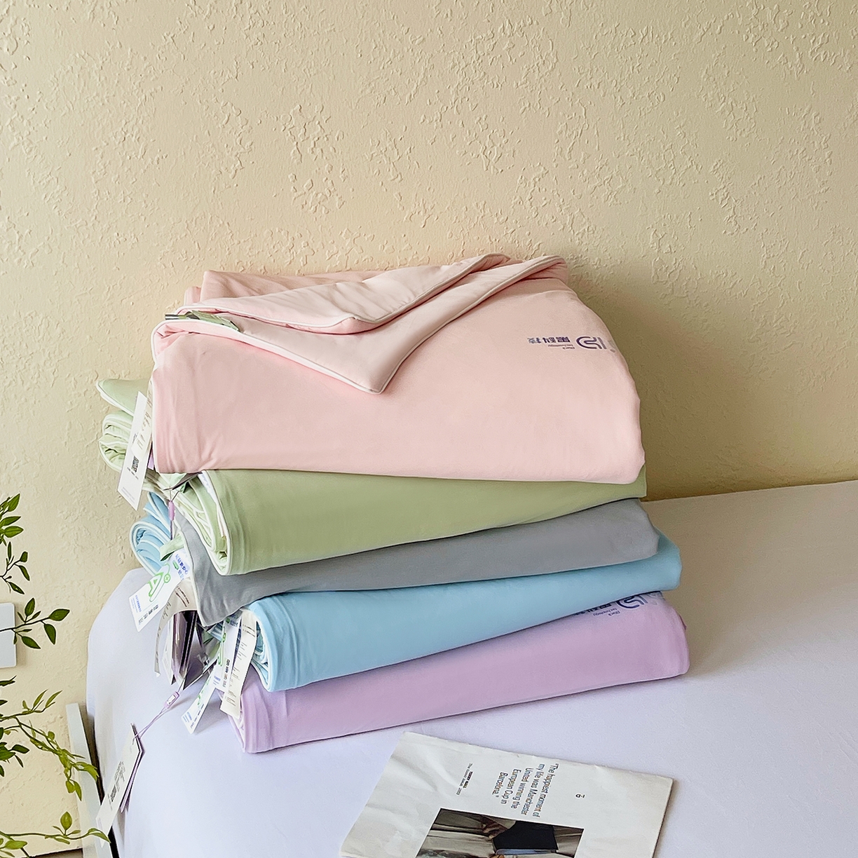 91家纺网 家纺一手货源 找家纺 春皖家纺 2026新款简约百搭小凉皮凉感夏被-冷萃系列 组合图