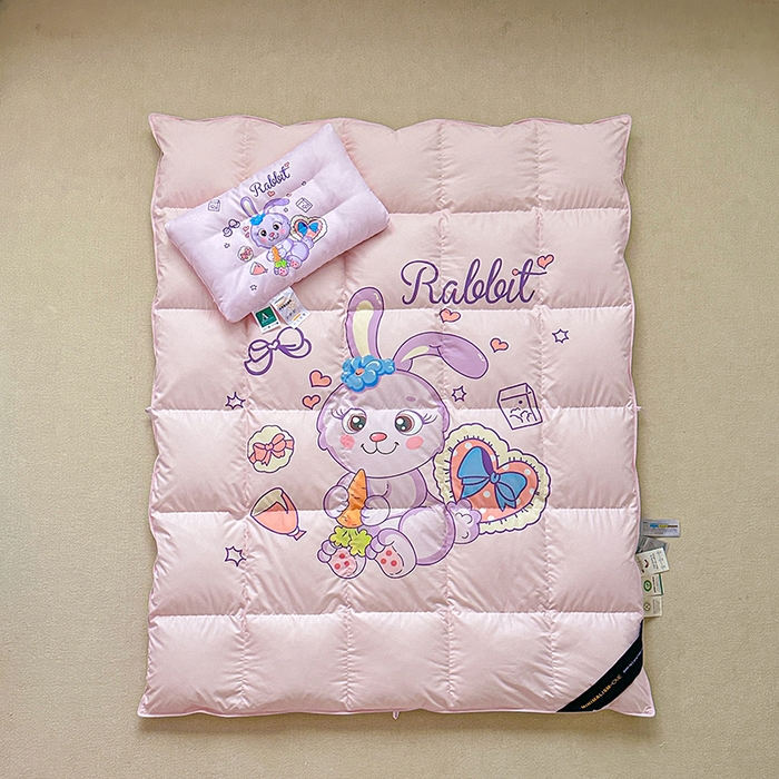 91家纺网 家纺一手货源 找家纺 暖羽屋羽绒馆 2026新款卡通枕头婴幼儿枕芯 儿童学生小枕头 宿舍枕头 婴儿床枕头 小孩枕头 紫色兔兔 