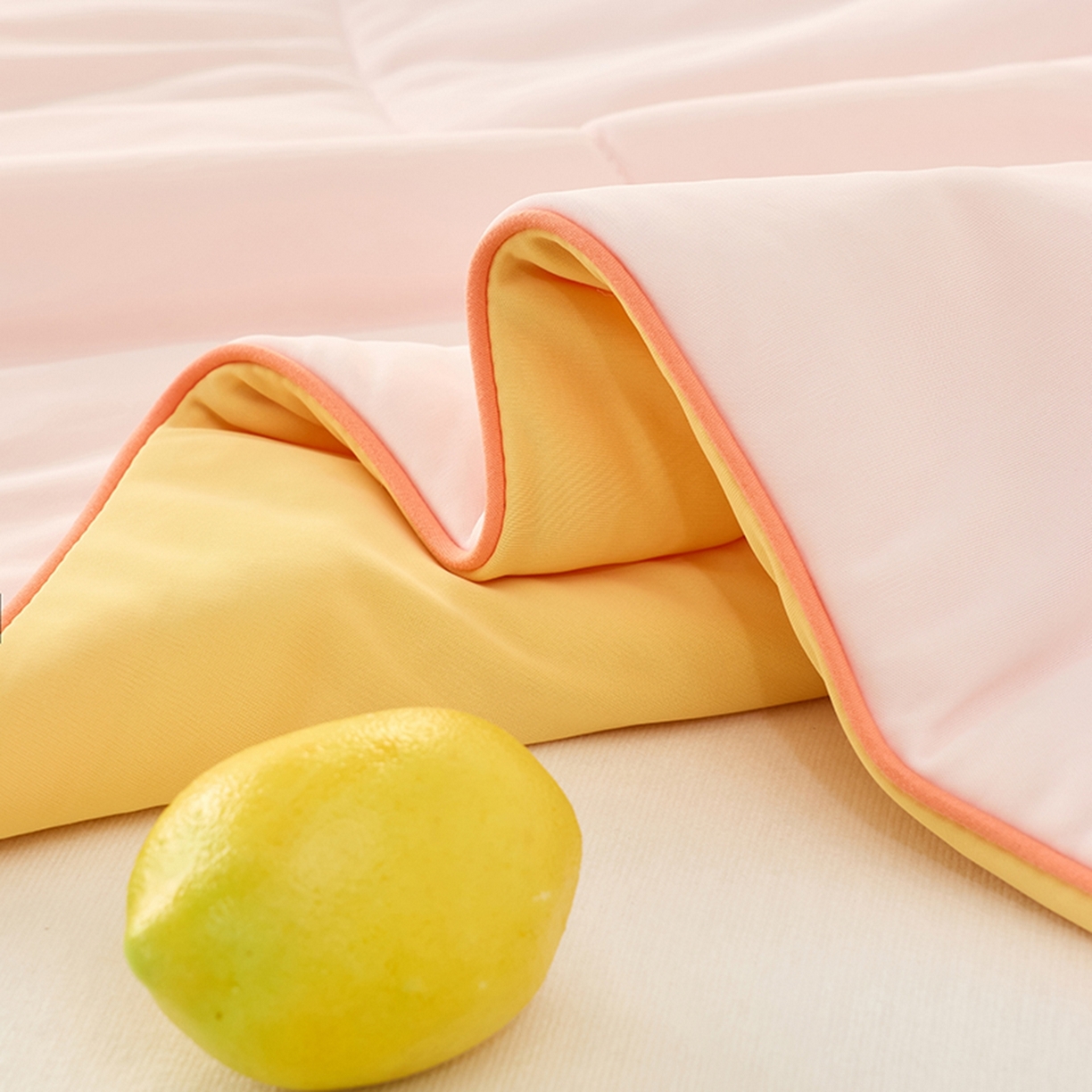 91家纺网 家纺一手货源 找家纺 LADYCOCO可可家居 2026新款coolmate多巴胺色系凉感夏被系列2 樱粉（粉色+橙黄）