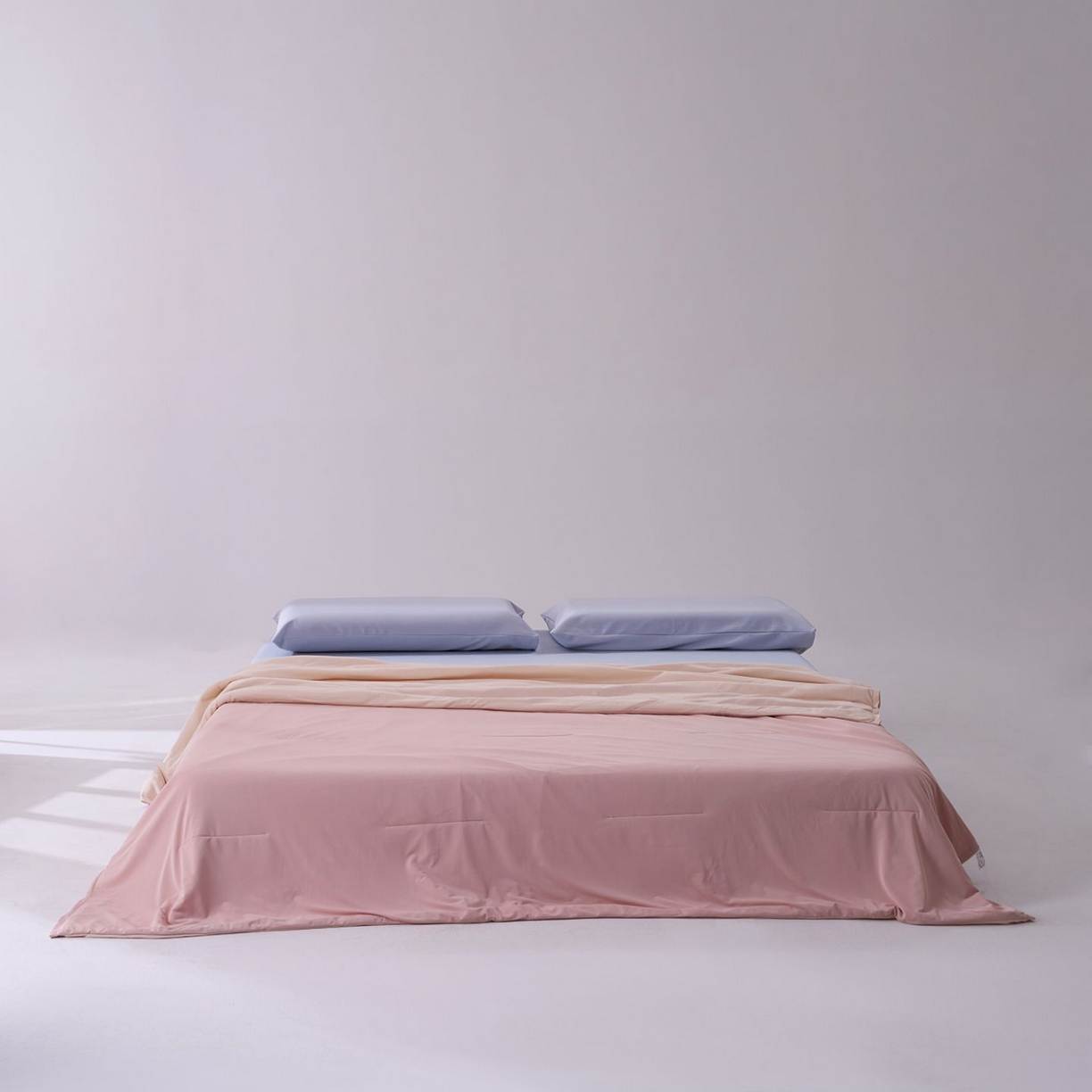 91家纺网 家纺一手货源 找家纺 花享莱 2026新款亚朵同款质量夏季双感深睡被夏被夏凉被pro3.0 橘雾粉