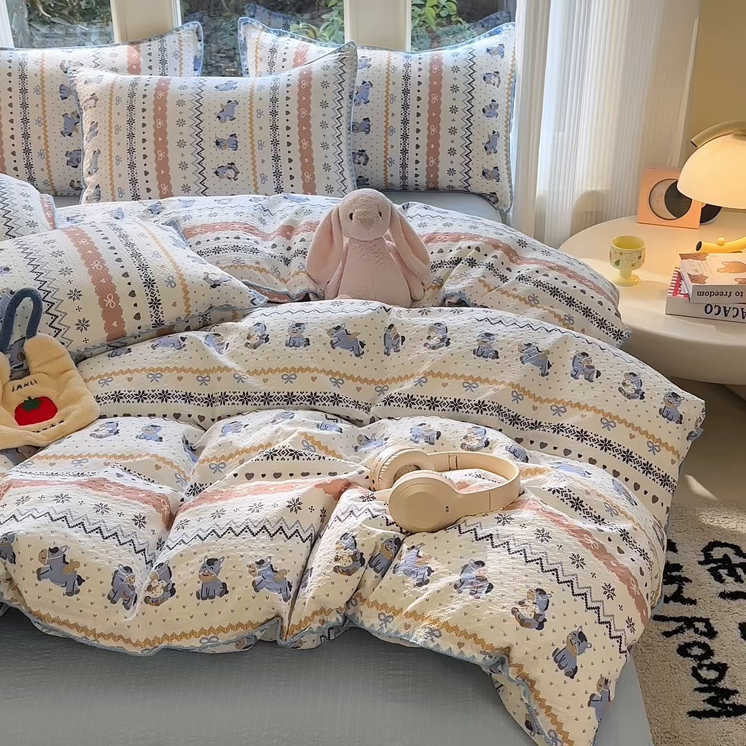 91家纺网 家纺一手货源 找家纺 梵希雅 2026新款费尔岛风贝壳边泡芙棉四件套床单被套宿舍三件套单品 雾蓝自由马