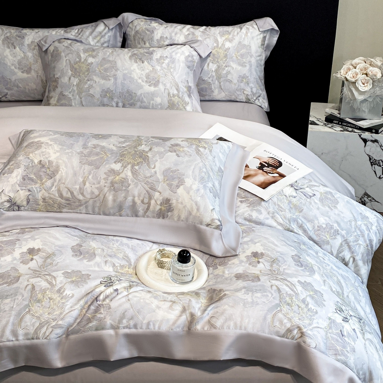 91家纺网 家纺一手货源 找家纺 博纳家纺 2026新款数码印花天丝宽边四件套 塞纳