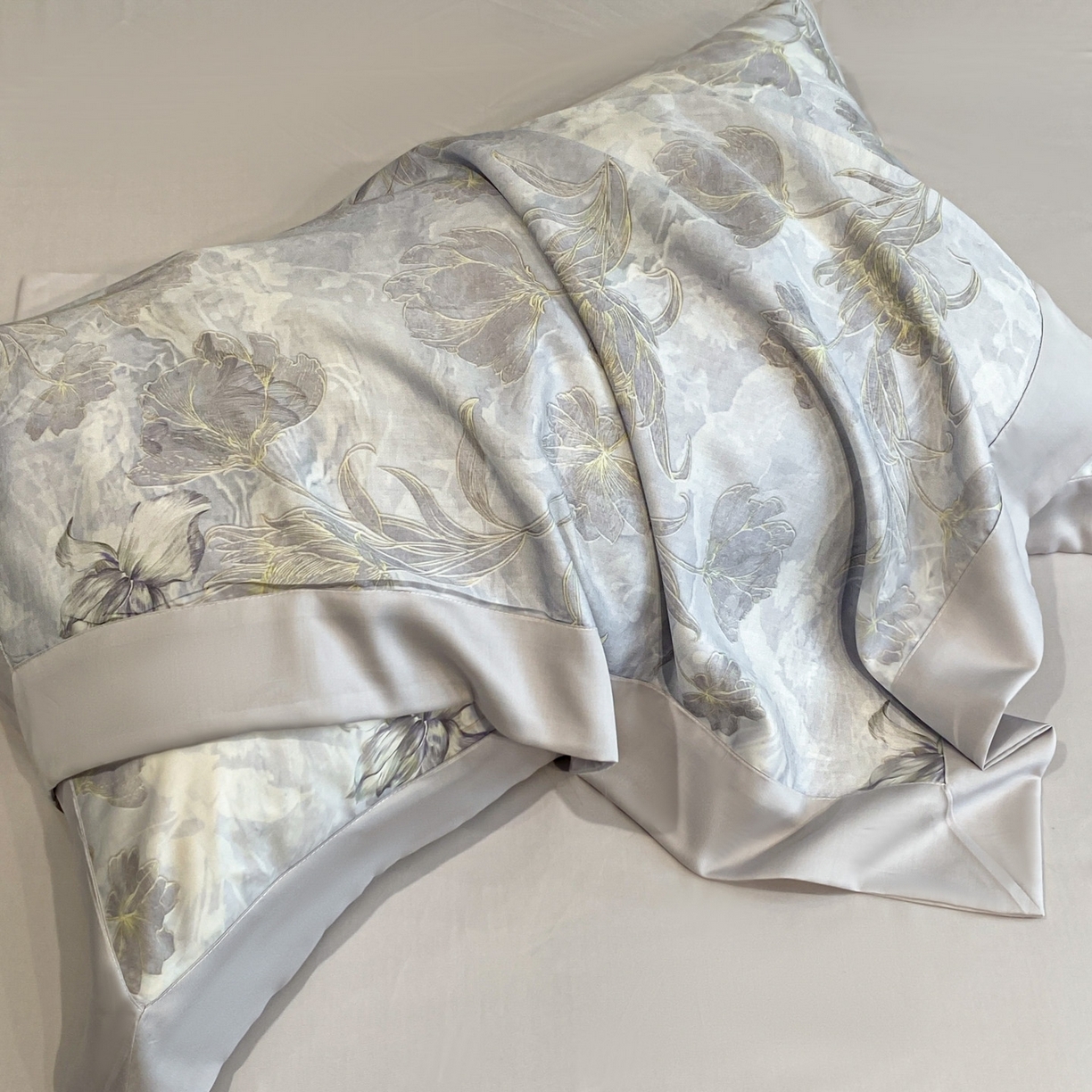 91家纺网 家纺一手货源 找家纺 博纳家纺 2026新款数码印花天丝宽边四件套 塞纳