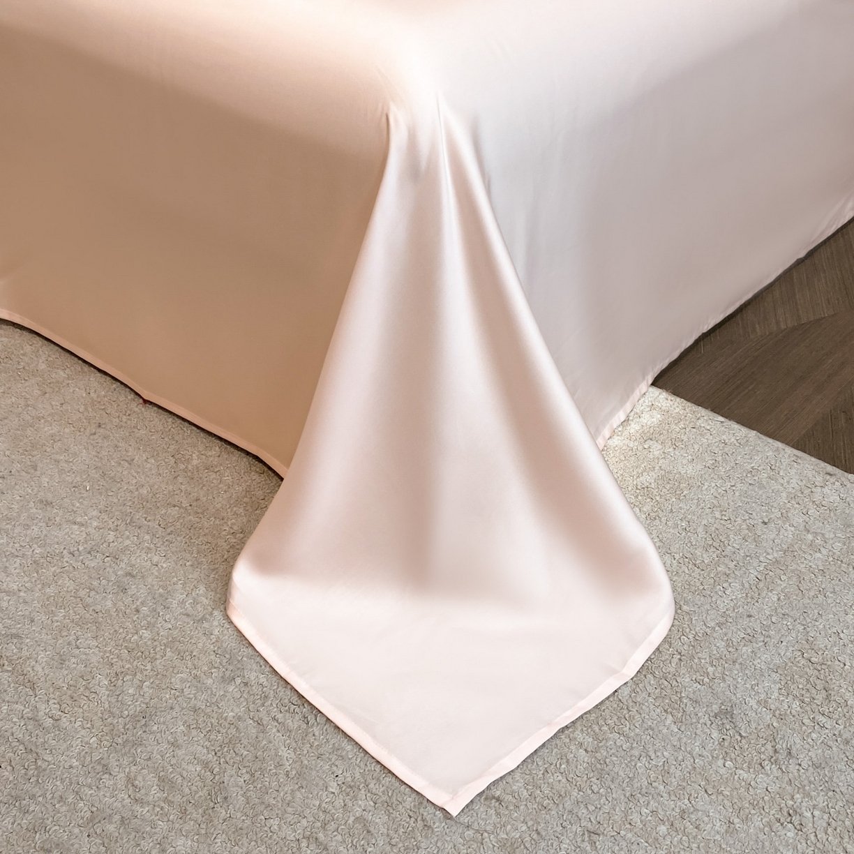 91家纺网 家纺一手货源 找家纺 博纳家纺 2026新款数码印花天丝宽边四件套 流光-粉