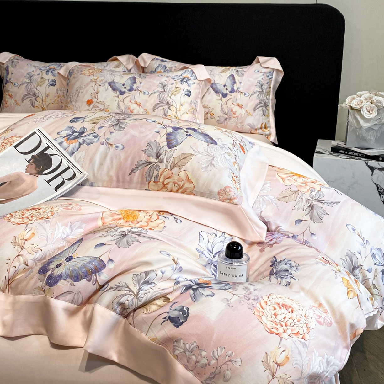 91家纺网 家纺一手货源 找家纺 博纳家纺 2026新款数码印花天丝宽边四件套 花舞蝶