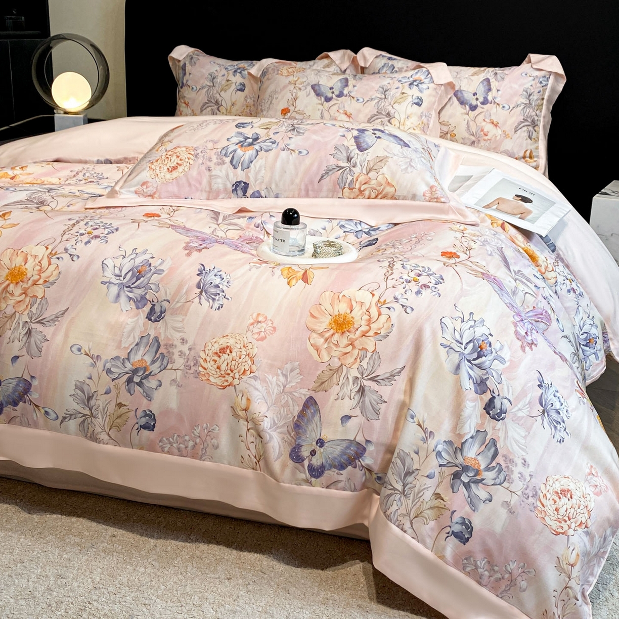 91家纺网 家纺一手货源 找家纺 博纳家纺 2026新款数码印花天丝宽边四件套 花舞蝶