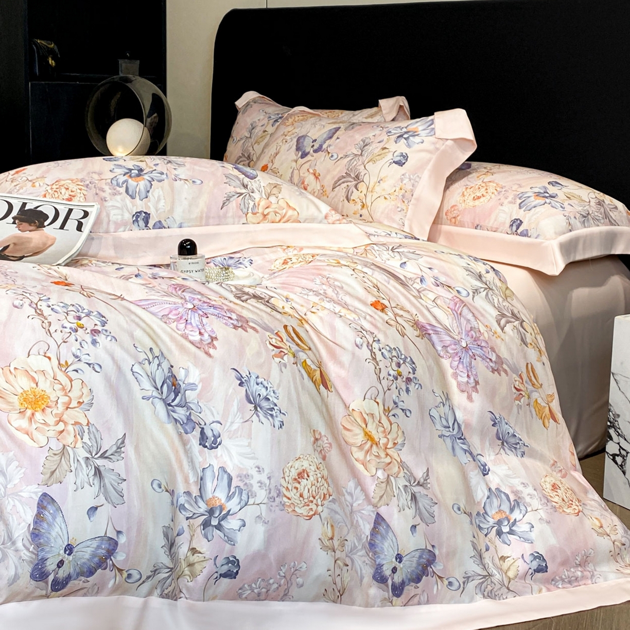 91家纺网 家纺一手货源 找家纺 博纳家纺 2026新款数码印花天丝宽边四件套 花舞蝶