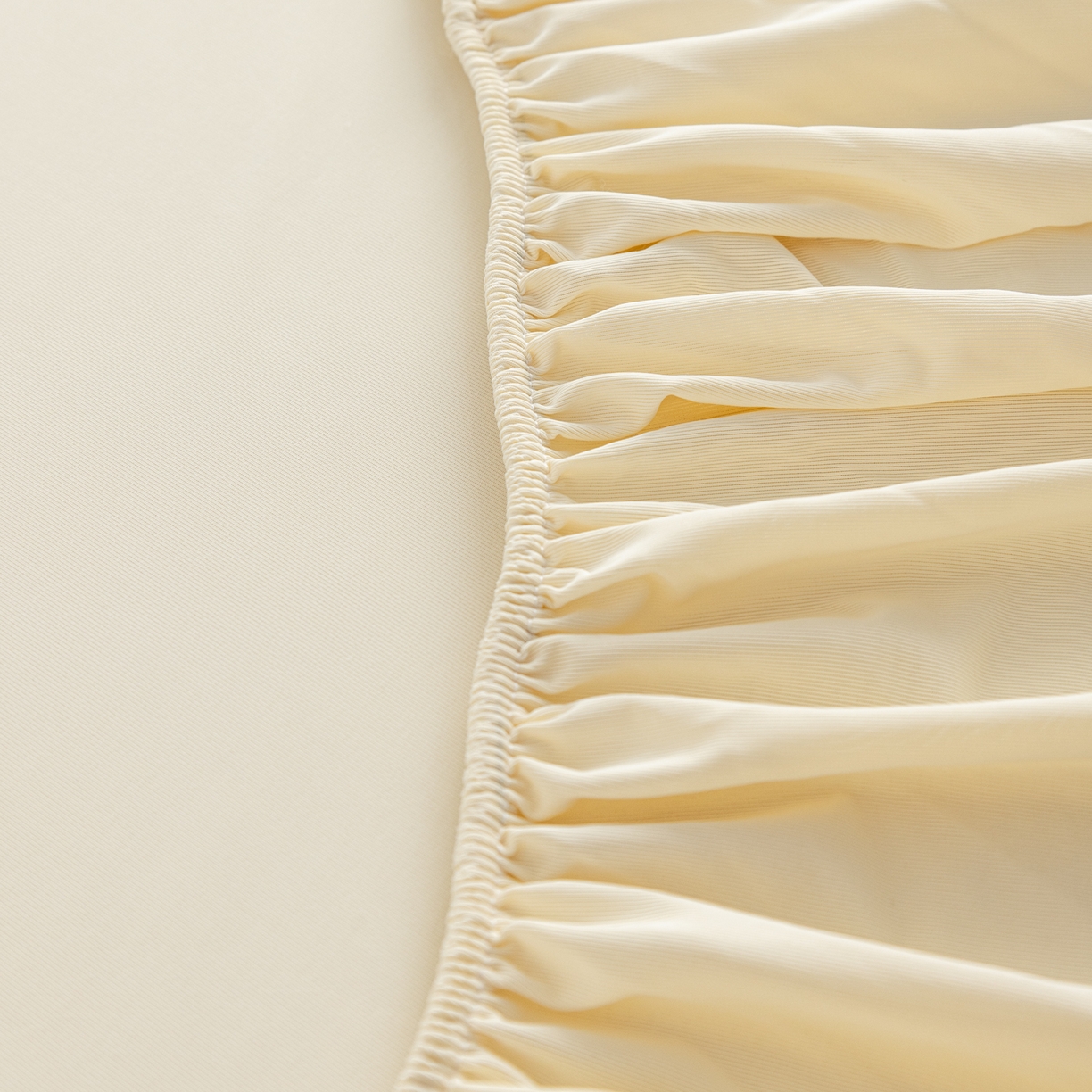 91家纺网 家纺一手货源 找家纺 梵心家纺 2026新款A类深睡星球床笠床垫保护罩床垫套枕套三件套160g氨纶 浅蛋黄