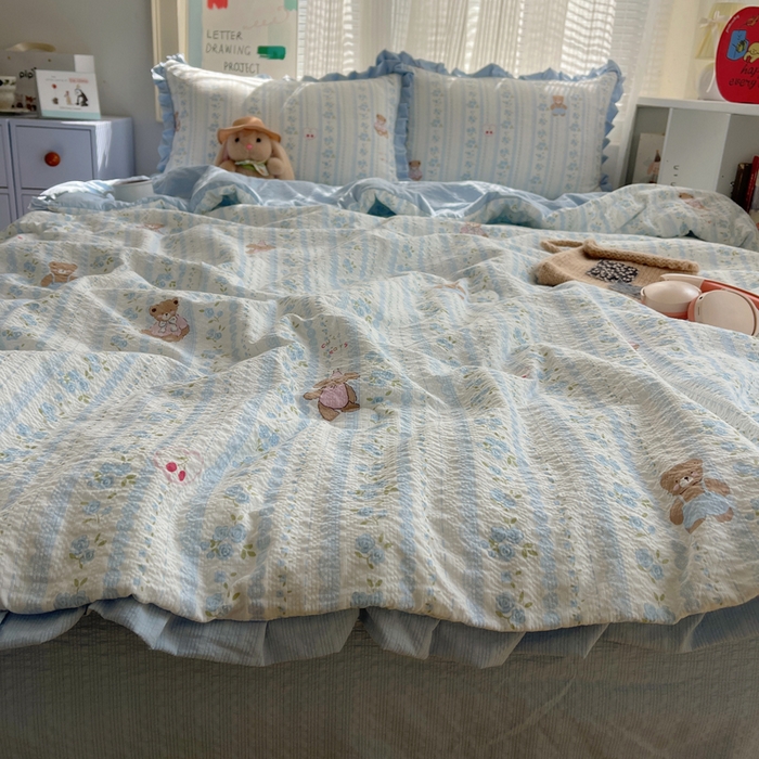 91家纺网 家纺一手货源 找家纺 迪梦姿家纺 2026新款泡芙纱花边款夏被四件套 纯宅熊