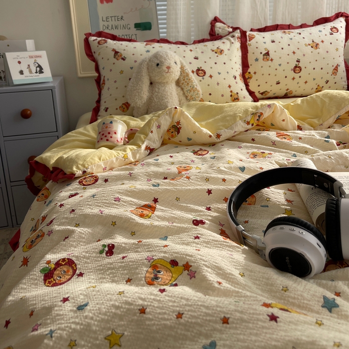 91家纺网 家纺一手货源 找家纺 迪梦姿家纺 2026新款泡芙纱花边款夏被四件套 旧街星星